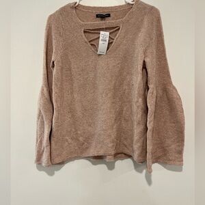American Eagle Outfitters Sweater
Size Small
NWT